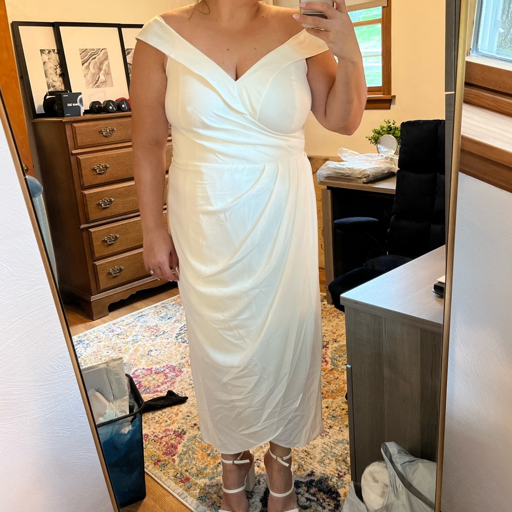City Chic Rippled Love Dress - Picture 4 of 4